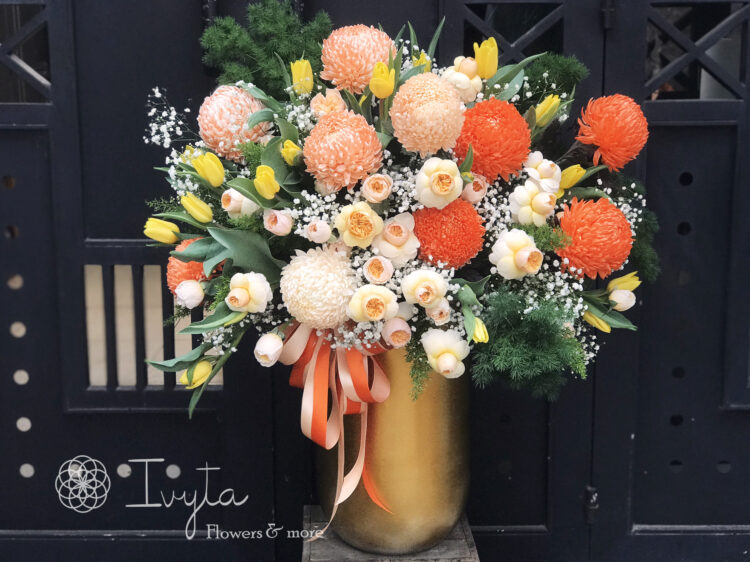 Bình Hoa Tone Cam Ấm Áp